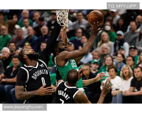 2021年湖人与篮网的巅峰对决解析及比赛精彩瞬间回顾 2021年湖人与篮网的巅峰对决解析及比赛精彩瞬间回顾